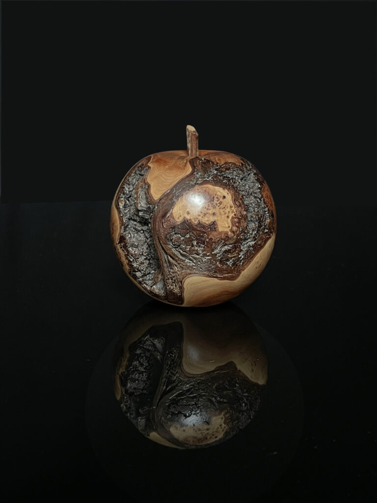 Une pomme en genévrier